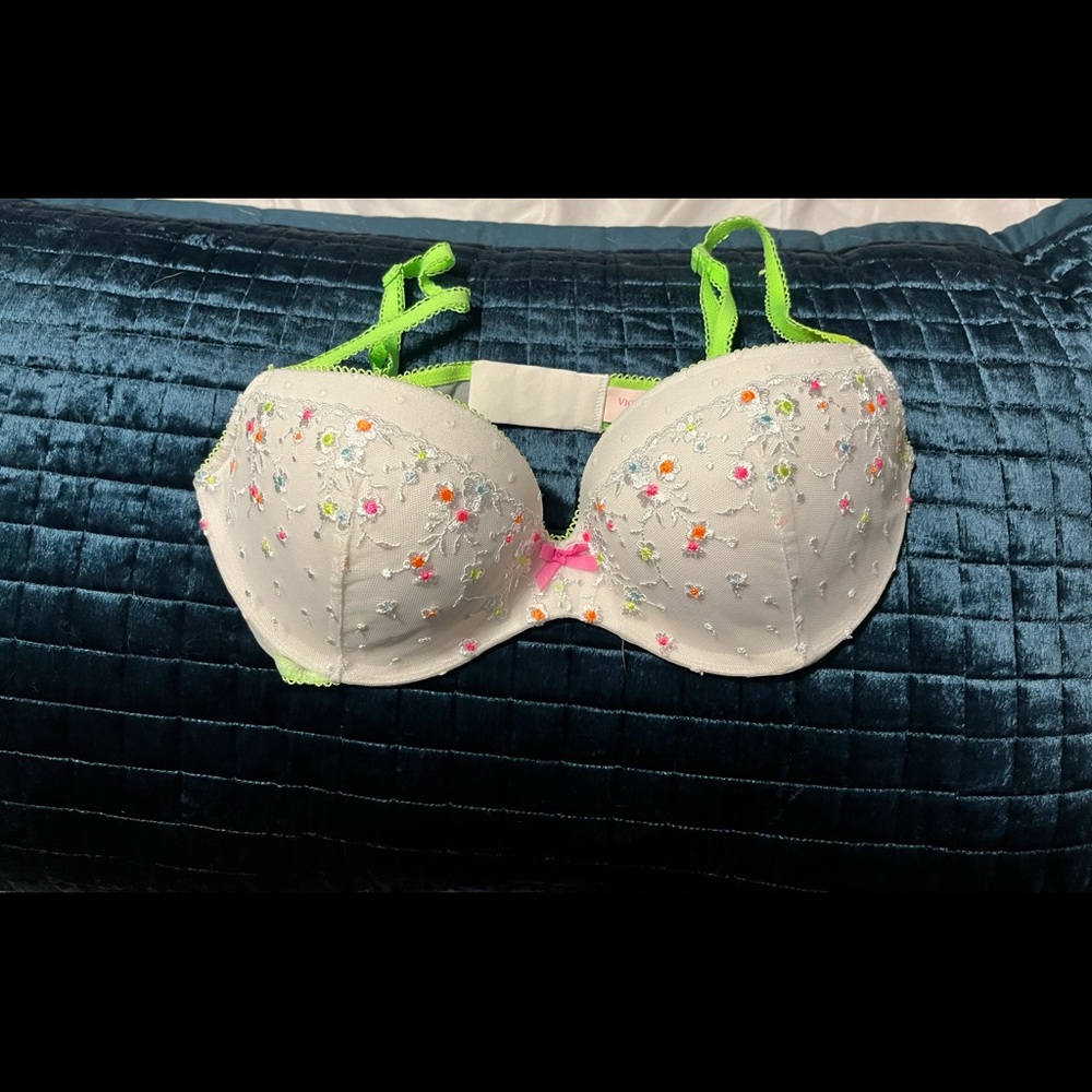 Victoria Secret 34D.
